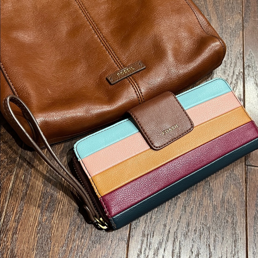 Fossil Crossbody Purse with Wallet - Picture 5 of 12